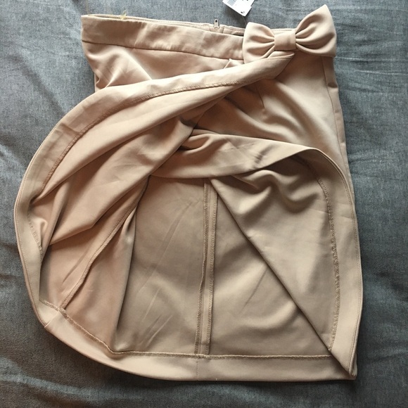 🍉 Bow Tie Front Wrap Mini Skirt - Picture 4 of 10